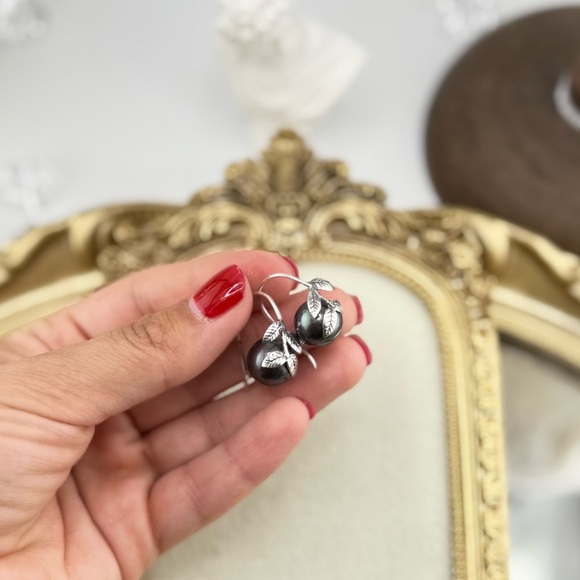 Annika Witt Sterling Silver Black Pearl Drop Earrings – Made in Bali 🖤 - Picture 8 of 10